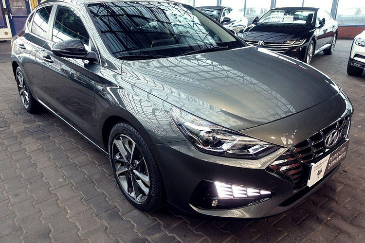 Hyundai i30 FASTBACK AUTOMAT 160KM Navi+Kamera+Led 1WŁ KRAJOWY 100% Bezwypadk F23% zdjęcie 59