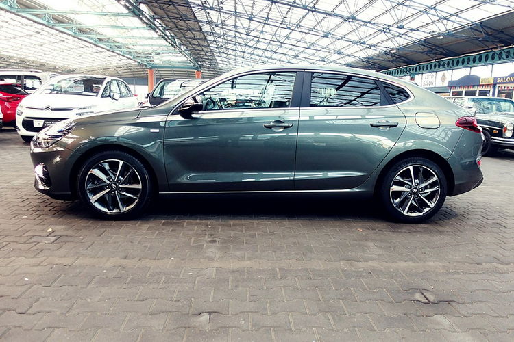 Hyundai i30 FASTBACK AUTOMAT 160KM Navi+Kamera+Led 1WŁ KRAJOWY 100% Bezwypadk F23% zdjęcie 74