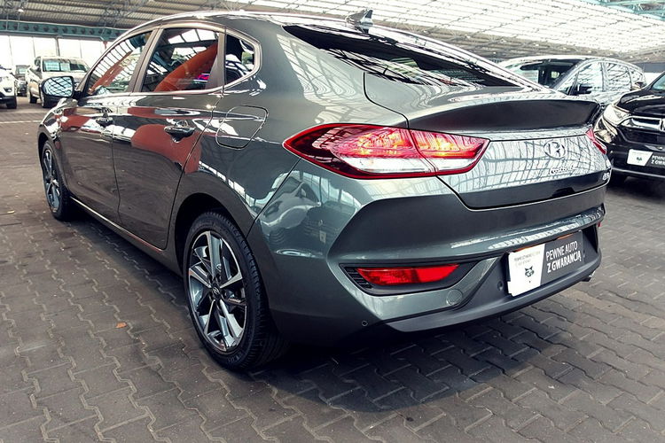Hyundai i30 FASTBACK AUTOMAT 160KM Navi+Kamera+Led 1WŁ KRAJOWY 100% Bezwypadk F23% zdjęcie 77