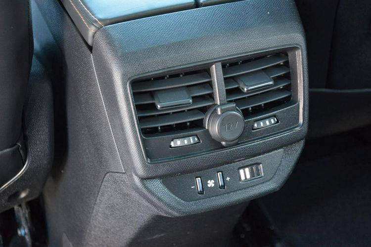 Peugeot 5008 GT 7-Foteli Focal Skóry Radar ACC Full led Masaże Navi Panorama Kamera zdjęcie 29