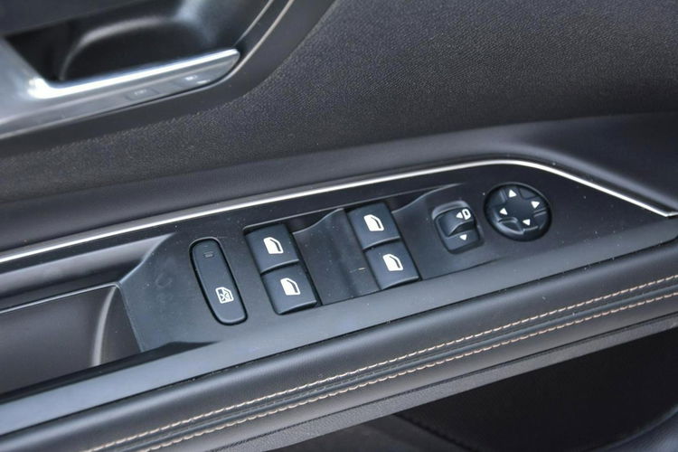 Peugeot 5008 GT 7-Foteli Focal Skóry Radar ACC Full led Masaże Navi Panorama Kamera zdjęcie 34