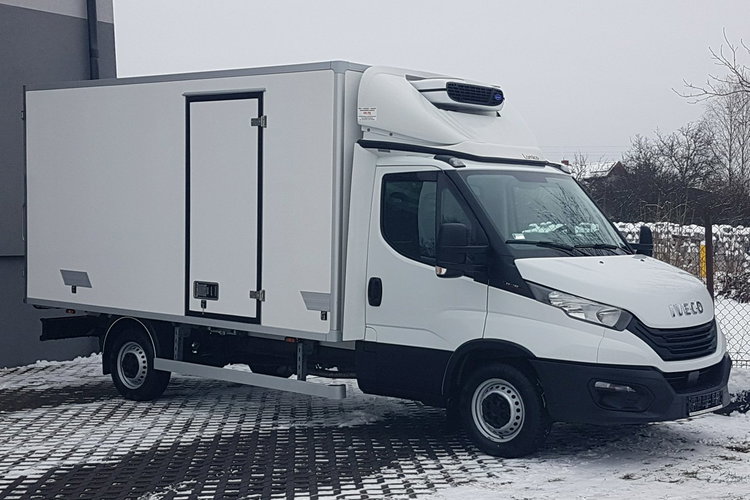 Iveco Daily 3.0 CHŁODNIA 8EP IZOTERMA AGREGAT 4.07x2.05x1.99 FUNKCJA GRZANIA zdjęcie 2