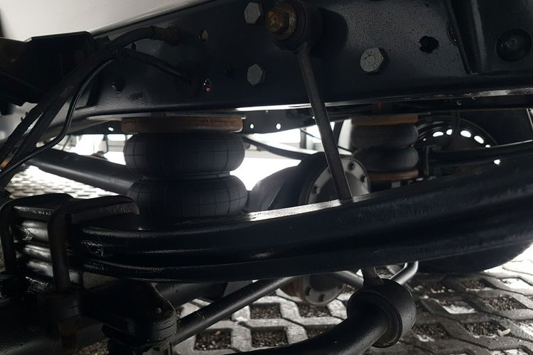 Iveco Daily 3,0 CHŁODNIA 8EP IZOTERMA AGREGAT 4,07x2,05x1,99 FUNKCJA GRZANIA zdjęcie 18