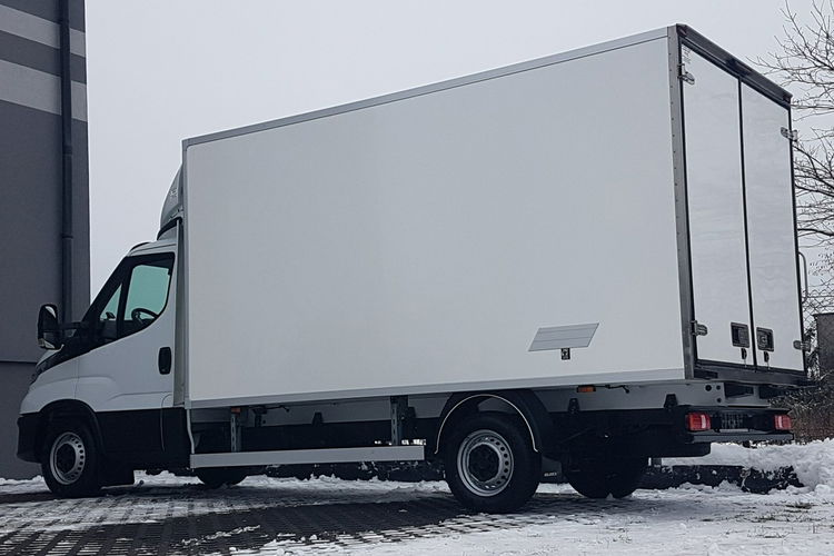Iveco Daily 3,0 CHŁODNIA 8EP IZOTERMA AGREGAT 4,07x2,05x1,99 FUNKCJA GRZANIA zdjęcie 27