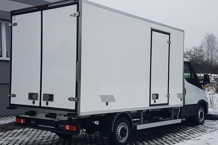 Iveco Daily 3,0 CHŁODNIA 8EP IZOTERMA AGREGAT 4,07x2,05x1,99 FUNKCJA GRZANIA zdjęcie 4