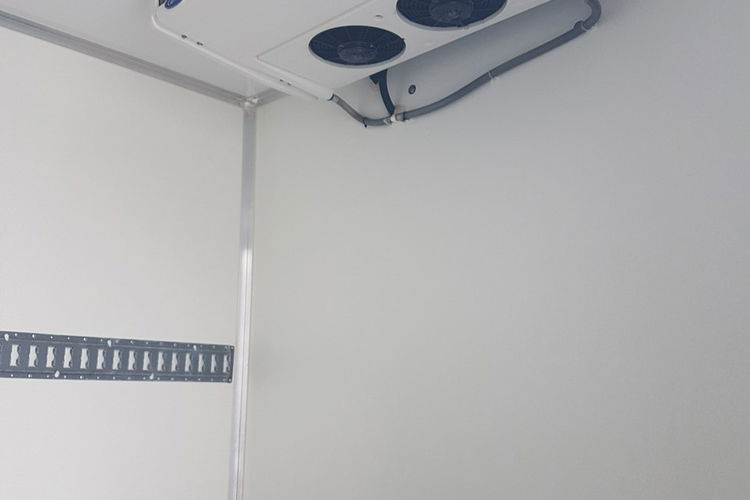 Iveco Daily 3,0 CHŁODNIA 8EP IZOTERMA AGREGAT 4,07x2,05x1,99 FUNKCJA GRZANIA zdjęcie 6