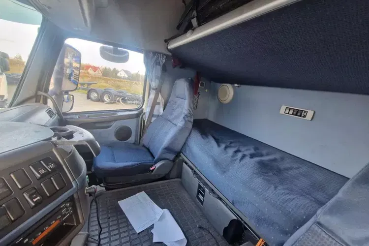 Volvo Rama Odnowiona, Opony 10 mm bieżnika zdjęcie 9