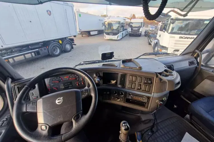 Volvo Rama Odnowiona, Opony 10 mm bieżnika zdjęcie 11