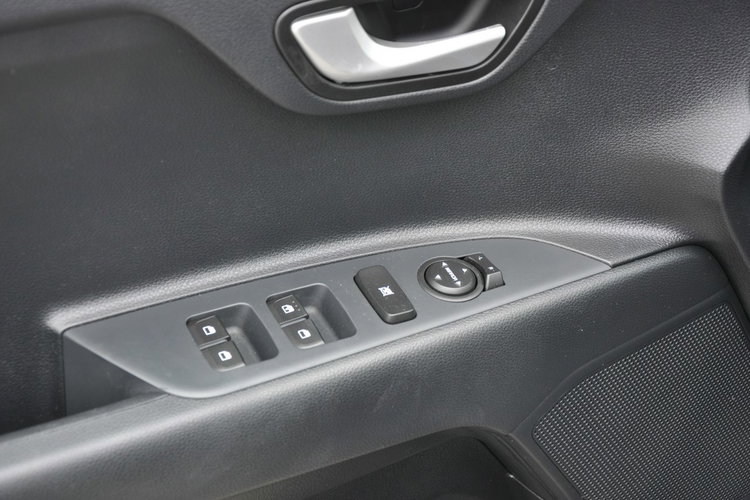 Kia Stonic 1.2 DPI 79KM 5MT Kamera Polski Salon 7lat gwar FV marża zdjęcie 10