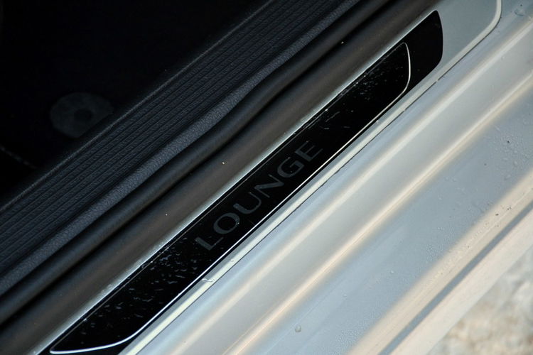 Volkswagen Golf 2.0TDI(150KM)*Lounge*Duża Navi*Welur*Chrom*2xParktr*I Wł*Alu16"ASO zdjęcie 19