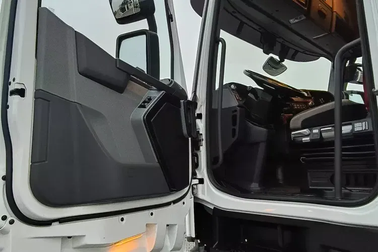 Renault T480 13L / EURO 6 / STANDARD / KLIMA POSTOJOWA / zdjęcie 18