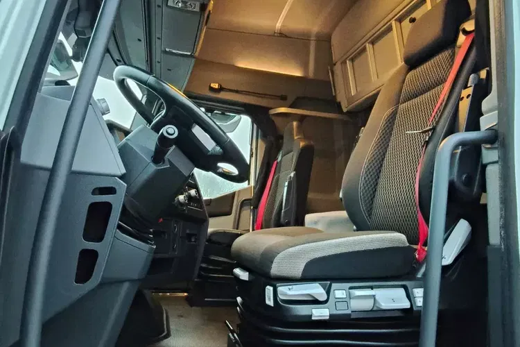 Renault T480 13L / EURO 6 / STANDARD / KLIMA POSTOJOWA / zdjęcie 19