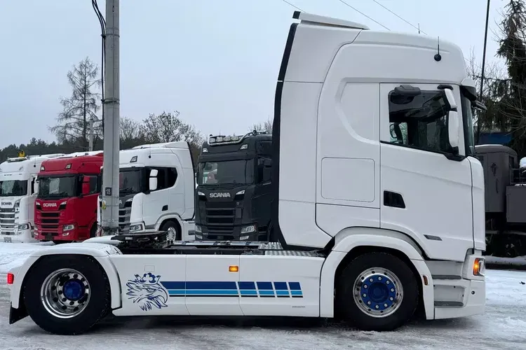 S500 standard z Niemiec full opcja cała na poduszkach tv mikrofala Klima led Kontrakt scania zdjęcie 14