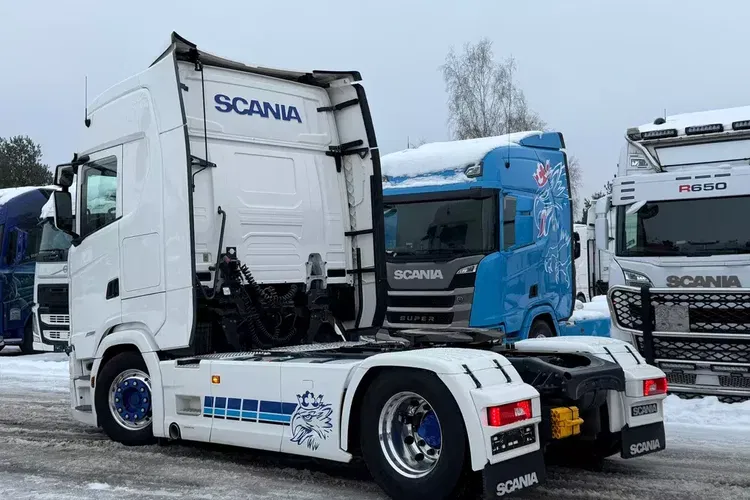 S500 standard z Niemiec full opcja cała na poduszkach tv mikrofala Klima led Kontrakt scania zdjęcie 16