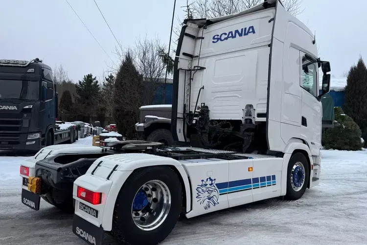 S500 standard z Niemiec full opcja cała na poduszkach tv mikrofala Klima led Kontrakt scania zdjęcie 17