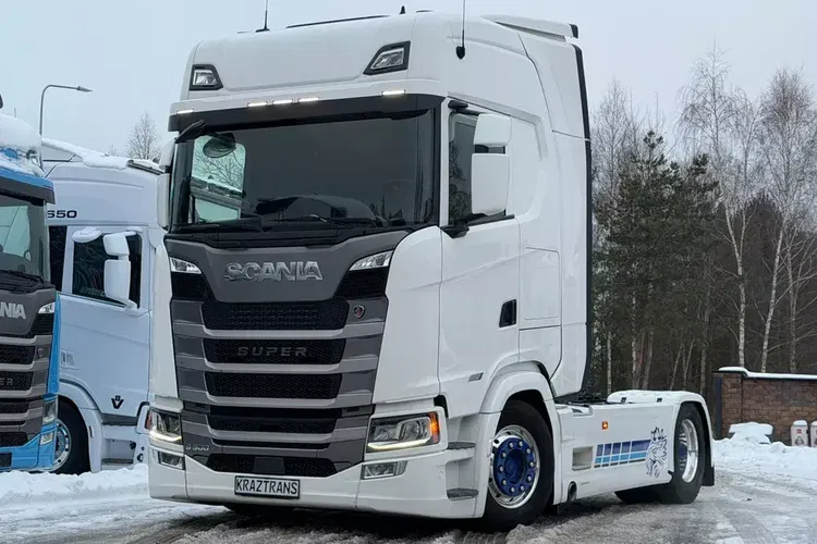 S500 standard z Niemiec full opcja cała na poduszkach tv mikrofala Klima led Kontrakt scania zdjęcie 2
