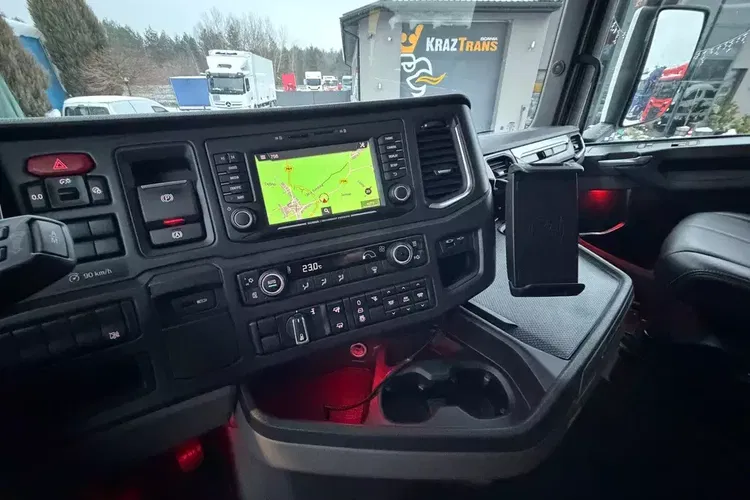 S500 standard z Niemiec full opcja cała na poduszkach tv mikrofala Klima led Kontrakt scania zdjęcie 24