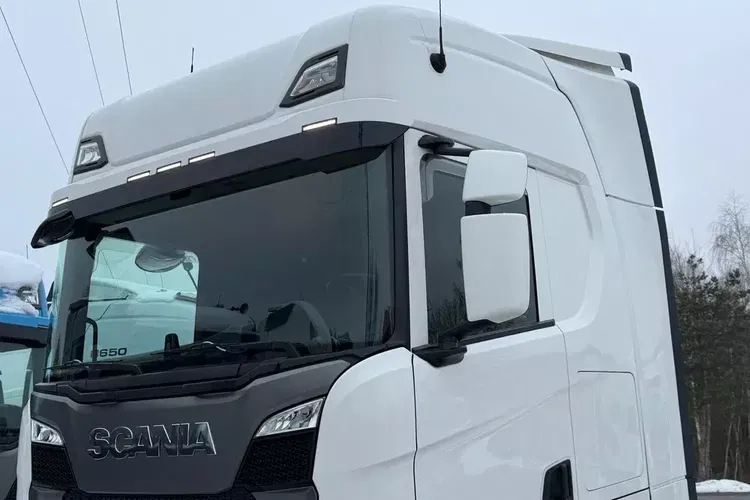 S500 standard z Niemiec full opcja cała na poduszkach tv mikrofala Klima led Kontrakt scania zdjęcie 9