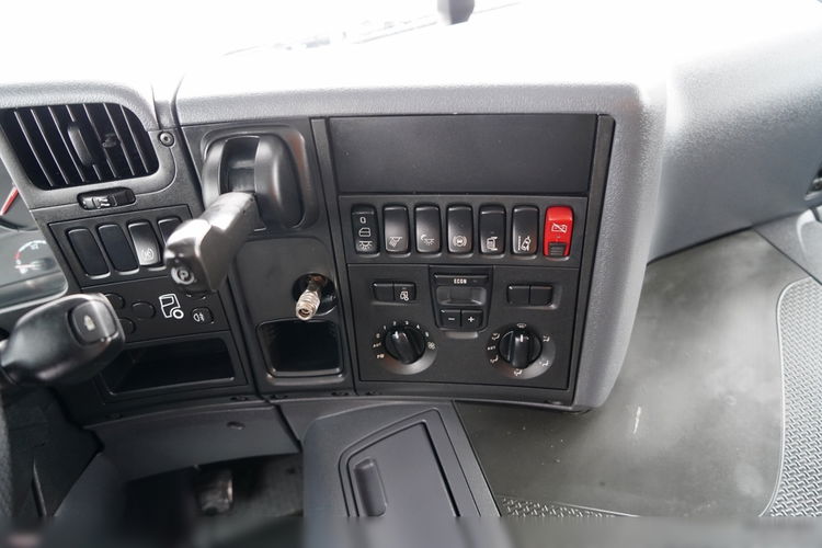 Scania P 360 / DZIENNA KABINA /  / 231 TYS. KM. / EURO 6 / zdjęcie 26