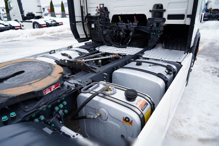 Scania R 450 / HYDRAULIKA / RETARDER /  KLIMA POSTOJOWA /  PO ZŁOTYM KONTRAKCIE / 2 ZBIORNIKI PALIWA  zdjęcie 16
