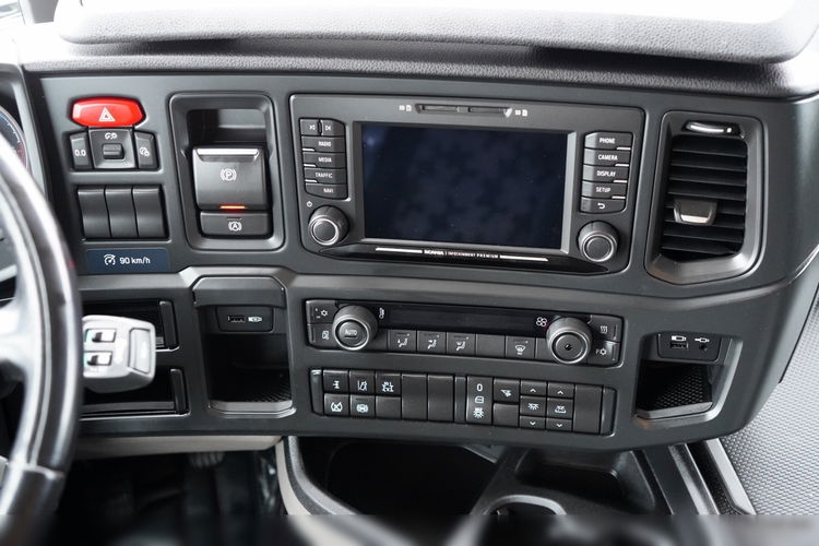 Scania R 450 / HYDRAULIKA / RETARDER /  KLIMA POSTOJOWA /  PO ZŁOTYM KONTRAKCIE / 2 ZBIORNIKI PALIWA  zdjęcie 31