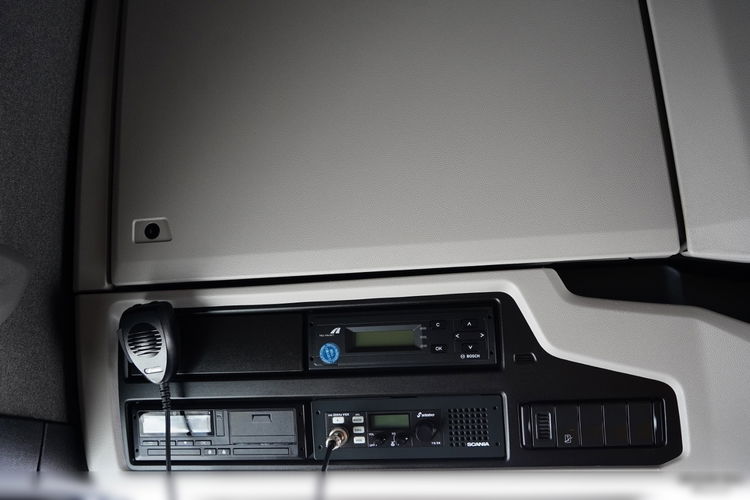 Scania R 450 / HYDRAULIKA / RETARDER /  KLIMA POSTOJOWA /  PO ZŁOTYM KONTRAKCIE / 2 ZBIORNIKI PALIWA  zdjęcie 34