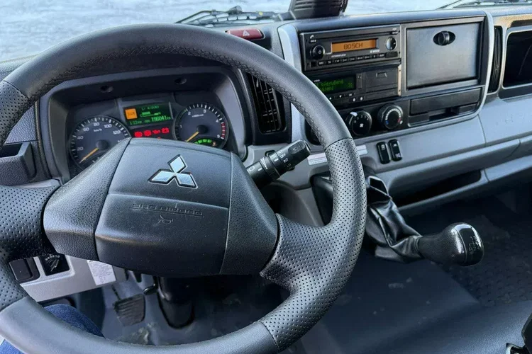 Mitsubishi Fuso zdjęcie 17