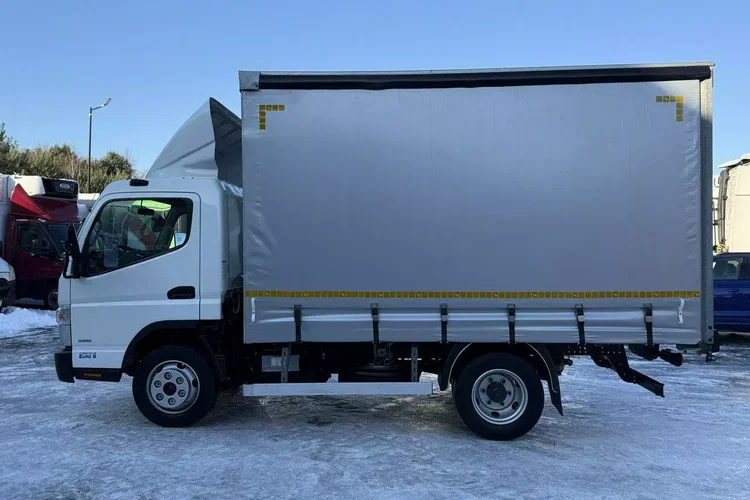 Mitsubishi Fuso zdjęcie 25
