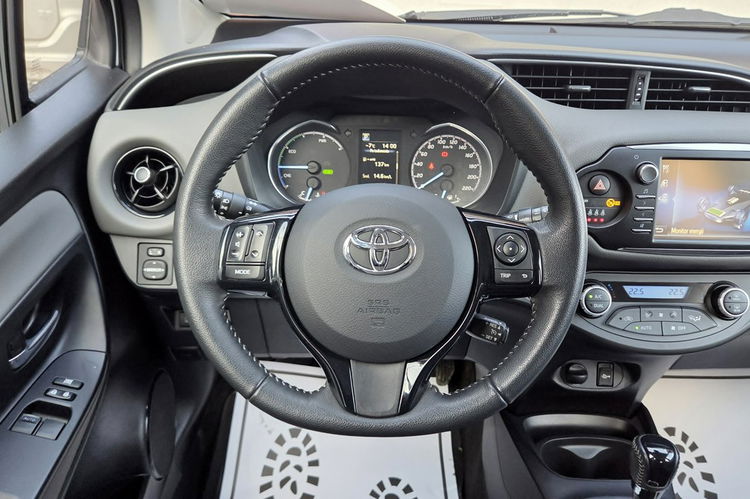 Toyota Yaris Hybrid 100 KM , Premium E-Cvt, Nawigacja, Salon PL, I WŁ, Serwis ASO, zdjęcie 16