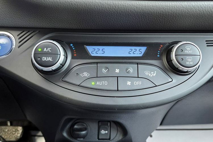 Toyota Yaris Hybrid 100 KM , Premium E-Cvt, Nawigacja, Salon PL, I WŁ, Serwis ASO, zdjęcie 20