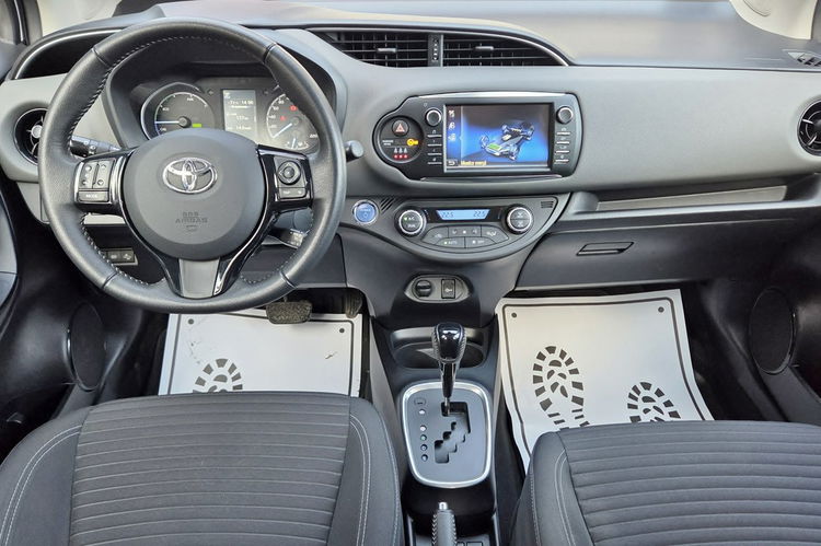 Toyota Yaris Hybrid 100 KM , Premium E-Cvt, Nawigacja, Salon PL, I WŁ, Serwis ASO, zdjęcie 9