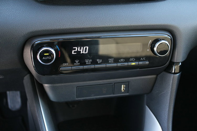 Toyota Yaris Hybrid 1.5 Comfort Kamera zdjęcie 20