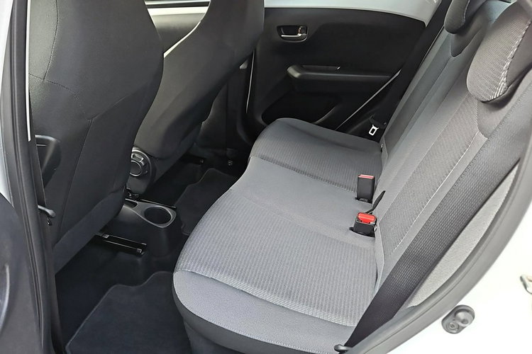 Toyota Aygo 1.0 VVTi 72KM X-PLAY TECH, salon Polska, gwarancja, FV23% zdjęcie 12