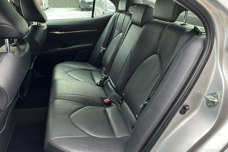 Toyota Camry 2.5 HSD 218KM EXECUTIVE, gwarancja, FV23% zdjęcie 14