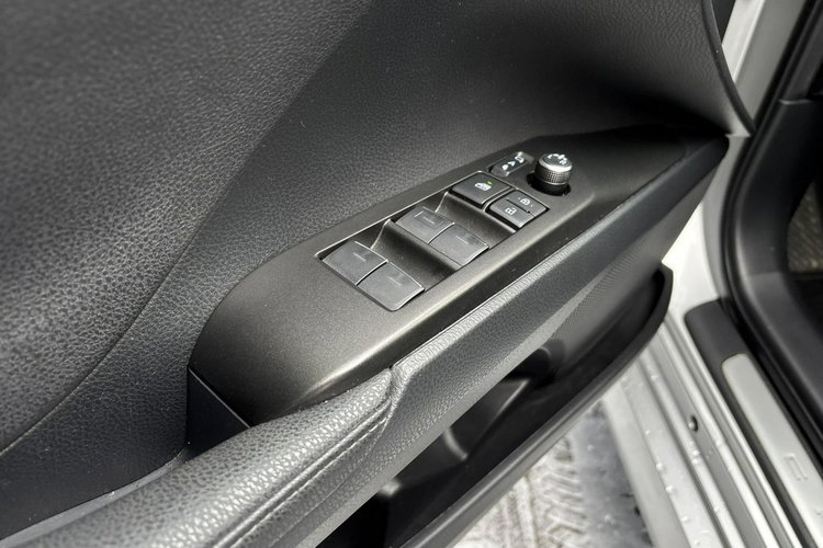 Toyota Camry 2.5 HSD 218KM EXECUTIVE, gwarancja, FV23% zdjęcie 16