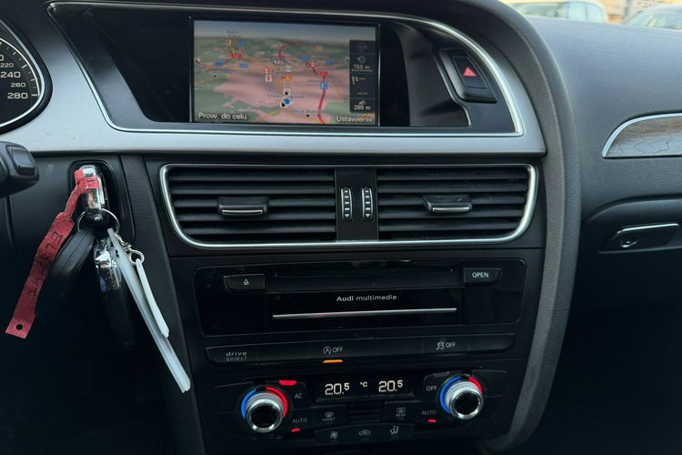 Audi A4 Allroad Quattro, DSG, Klimatronic 3-stref, Martwe pole, Asystent pasa zdjęcie 18