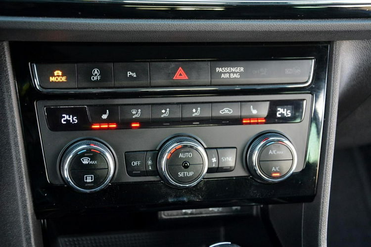 Seat Leon FR Full Led Skóry Navi Panorama Radar ACC Virtual Parktr Beats zdjęcie 32