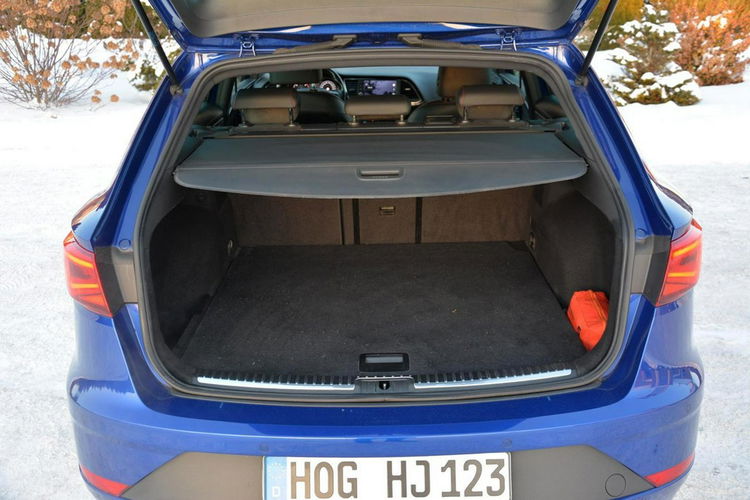 Seat Leon FR Full Led Skóry Navi Panorama Radar ACC Virtual Parktr Beats zdjęcie 37