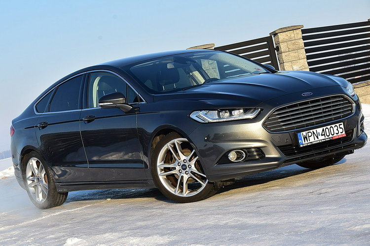 Ford Mondeo Titanium Navi Ful Led Kamera Skóra Gwarancja zdjęcie 16