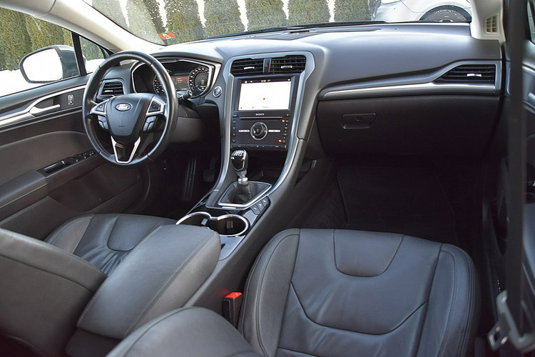Ford Mondeo Titanium Navi Ful Led Kamera Skóra Gwarancja zdjęcie 6