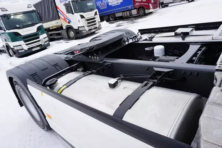 Volvo / FH / 460 / I - SAVE / XL / EURO 6 / ACC / I - COOL zdjęcie 36