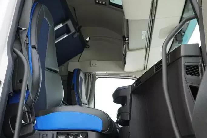 Volvo / FH / 460 / I - SAVE / XL / EURO 6 / ACC / I - COOL zdjęcie 8