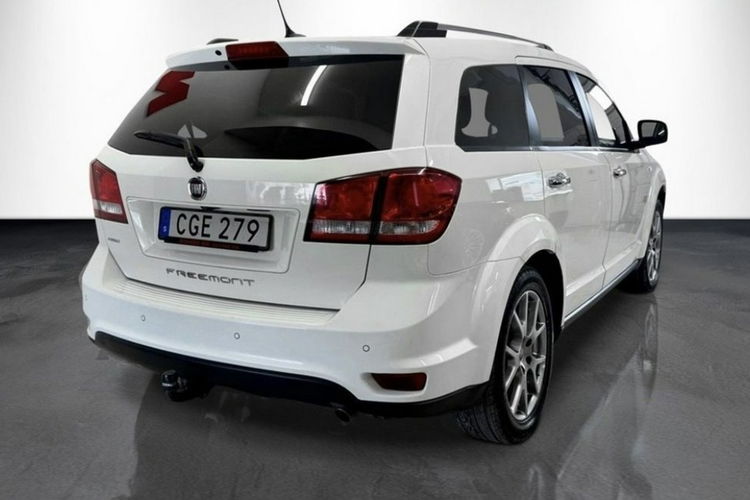 Fiat Freemont 2.0d 170KM automat 7 os. Skóry DVD kamera Navi 4x4 full serwis 1.r.gaw zdjęcie 3