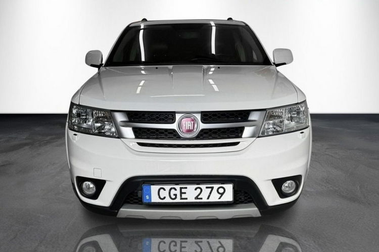 Fiat Freemont 2.0d 170KM automat 7 os. Skóry DVD kamera Navi 4x4 full serwis 1.r.gaw zdjęcie 4