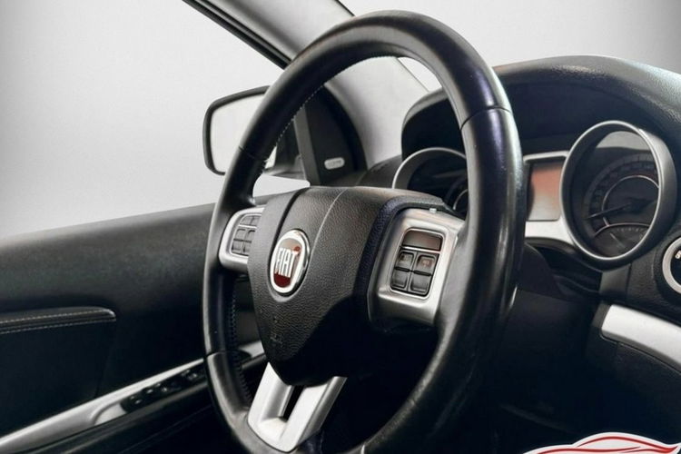 Fiat Freemont 2.0d 170KM automat 7 os. Skóry DVD kamera Navi 4x4 full serwis 1.r.gaw zdjęcie 6