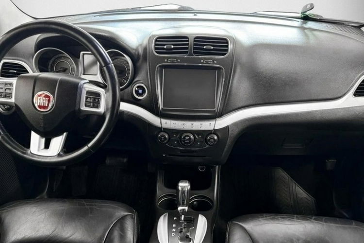 Fiat Freemont 2.0d 170KM automat 7 os. Skóry DVD kamera Navi 4x4 full serwis 1.r.gaw zdjęcie 8