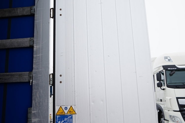 Schmitz -CARGOBULL / FIRANKA / STANDARD / MULDA DO STALI - 7 M / MULTILOCK / ALUFELGI  zdjęcie 14