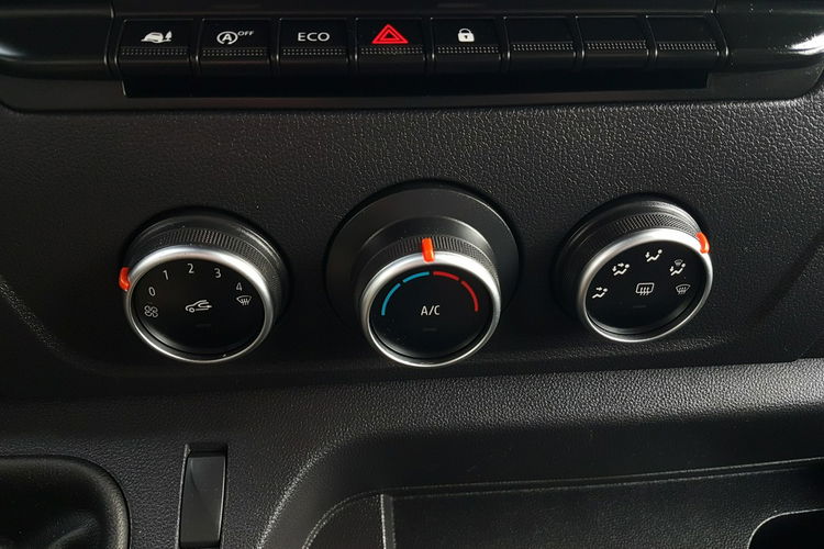 Renault Master KONTENER 8EP 4.22x2.23x2.23 KLIMA MANUAL KRAJOWY 6-BIEGÓW DMC 3500 KG zdjęcie 33