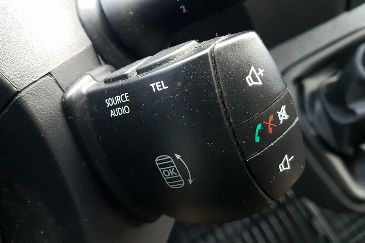 Renault Master KONTENER 8EP 4.22x2.23x2.23 KLIMA MANUAL KRAJOWY 6-BIEGÓW DMC 3500 KG zdjęcie 28