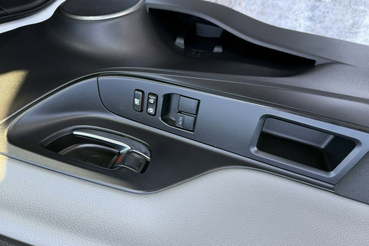 Yaris Toyota Yaris 2014 1.3 benzyna Salon Polska przebieg 84tyś bezwypadkowy zdjęcie 26